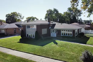 4537 W 102nd St, Oak Lawn, IL 60453 - Photo 1