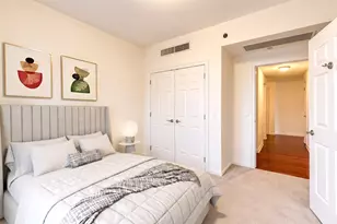 21 E Huron St, Chicago, IL 60611 - Photo 21