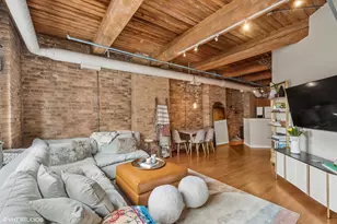 225 W Huron St, Chicago, IL 60654 - Photo 3