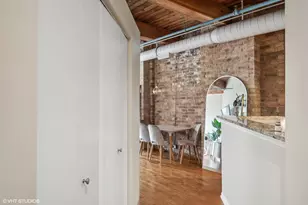 225 W Huron St, Chicago, IL 60654 - Photo 9