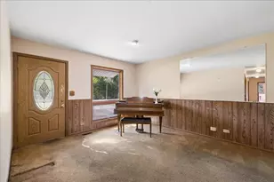 2514 S Maplewood Dr, Wonder Lake, IL 60097 - Photo 3