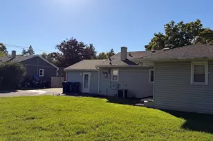 7432 W 109th St, Worth, IL 60482 - Photo 5