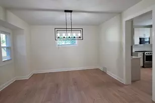 418 Hull Ct, Waukegan, IL 60085 - Photo 9