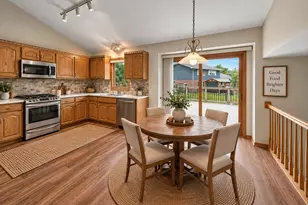 8424 Hollybrook Ln, Tinley Park, IL 60487 - Photo 11