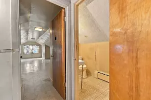 2839 N Luna Ave, Chicago, IL 60641 - Photo 17