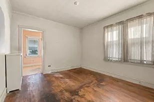 2839 N Luna Ave, Chicago, IL 60641 - Photo 7