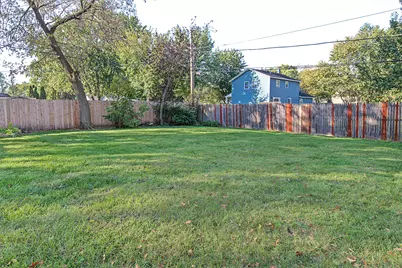 615 McHenry Avenue, McHenry, IL 60050 - Photo 3