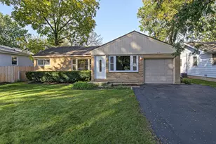 615 McHenry Ave, McHenry, IL 60050 - Photo 1