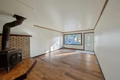 615 McHenry Avenue, McHenry, IL 60050 - Photo 5