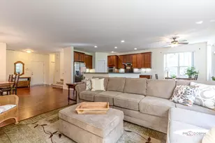 1871 Crenshaw Cir, Vernon Hills, IL 60061 - Photo 11