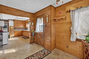 215 E 4th St, Lockport, IL 60441 - Photo 17
