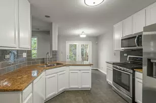 495 Metropolitan St, Aurora, IL 60502 - Photo 3