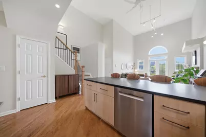 1916 W Belmont Avenue #3W, Chicago, IL 60657 - Photo 9