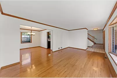 8421 Chelsea Lane, Woodridge, IL 60517 - Photo 5