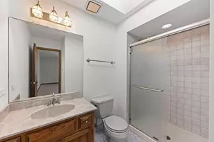 8421 Chelsea Ln, Woodridge, IL 60517 - Photo 15