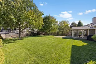 8421 Chelsea Ln, Woodridge, IL 60517 - Photo 23