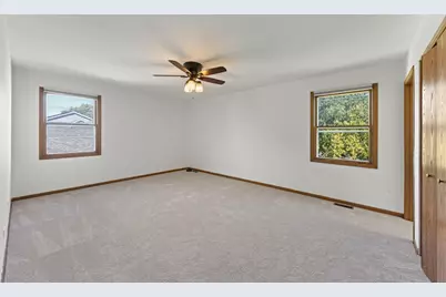 8421 Chelsea Lane, Woodridge, IL 60517 - Photo 13