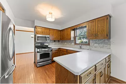8421 Chelsea Lane, Woodridge, IL 60517 - Photo 7