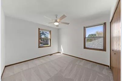 8421 Chelsea Lane, Woodridge, IL 60517 - Photo 17