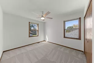 8421 Chelsea Ln, Woodridge, IL 60517 - Photo 17