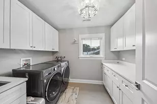 569 S Stratford Ave, Elmhurst, IL 60126 - Photo 27