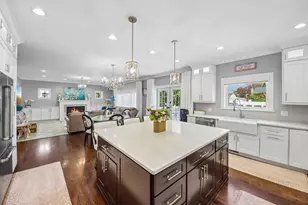 569 S Stratford Ave, Elmhurst, IL 60126 - Photo 15
