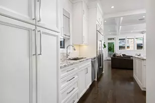 3822 N Hoyne Ave, Chicago, IL 60618 - Photo 7