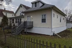 1716 Brown Ave, Evanston, IL 60201 - Photo 1