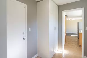 411 E Main St, Cary, IL 60013 - Photo 11