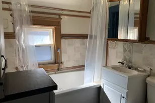 9231 S Woodlawn Ave, Chicago, IL 60619 - Photo 11