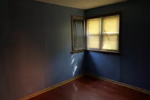 9231 S Woodlawn Ave, Chicago, IL 60619 - Photo 5