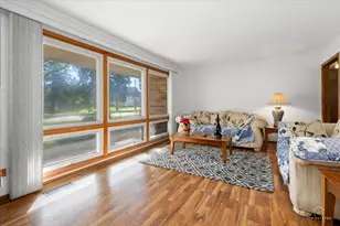1810 Pratt Ave, Des Plaines, IL 60018 - Photo 5