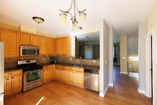 1905 Concord Dr, McHenry, IL 60050 - Photo 9