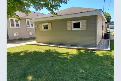 1445 Tonti Street, Lasalle, IL 61301 - Photo 11