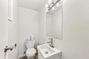 17W678 Kirkland Ln, Villa Park, IL 60181 - Photo 19