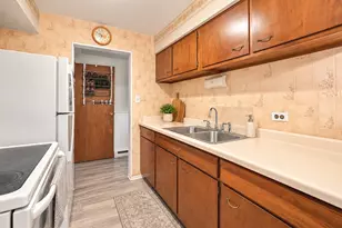 17W678 Kirkland Ln, Villa Park, IL 60181 - Photo 15