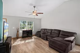 1317 Sherborn Ct, Minooka, IL 60447 - Photo 3