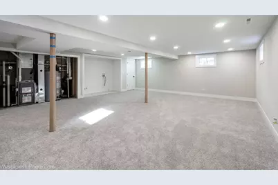 8933 S Oakwood Drive, Hickory Hills, IL 60457 - Photo 19