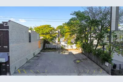5828 N Broadway Street, Chicago, IL 60660 - Photo 1
