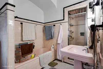 2701 W Farwell Avenue, Chicago, IL 60645 - Photo 17