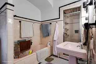 2701 W Farwell Ave, Chicago, IL 60645 - Photo 17