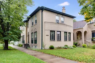 2701 W Farwell Ave, Chicago, IL 60645 - Photo 1