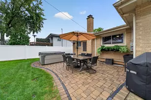 863 S Cedar Ave, Elmhurst, IL 60126 - Photo 21
