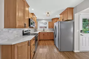 863 S Cedar Ave, Elmhurst, IL 60126 - Photo 7