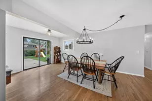 863 S Cedar Ave, Elmhurst, IL 60126 - Photo 9