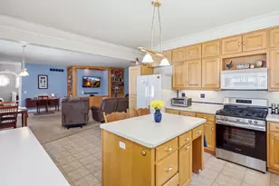 2001 Red Barn Rd, Woodstock, IL 60098 - Photo 7