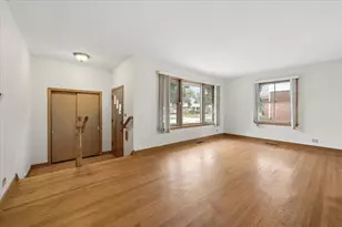 10300 Milford, Westchester, IL 60154 - Photo 5