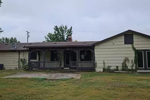 1610 W McCord St, Centralia, IL 62801 - Photo 3