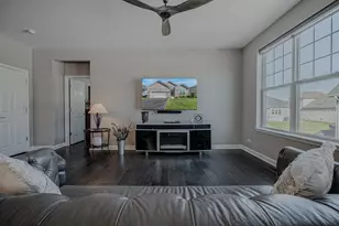 211 N Sunset Ln, Addison, IL 60101 - Photo 5