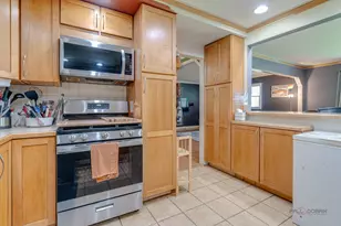 6703 Hawthorne Dr, Cary, IL 60013 - Photo 7